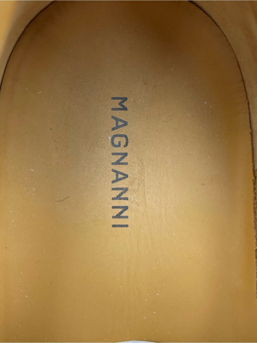 Magnanni refined leather