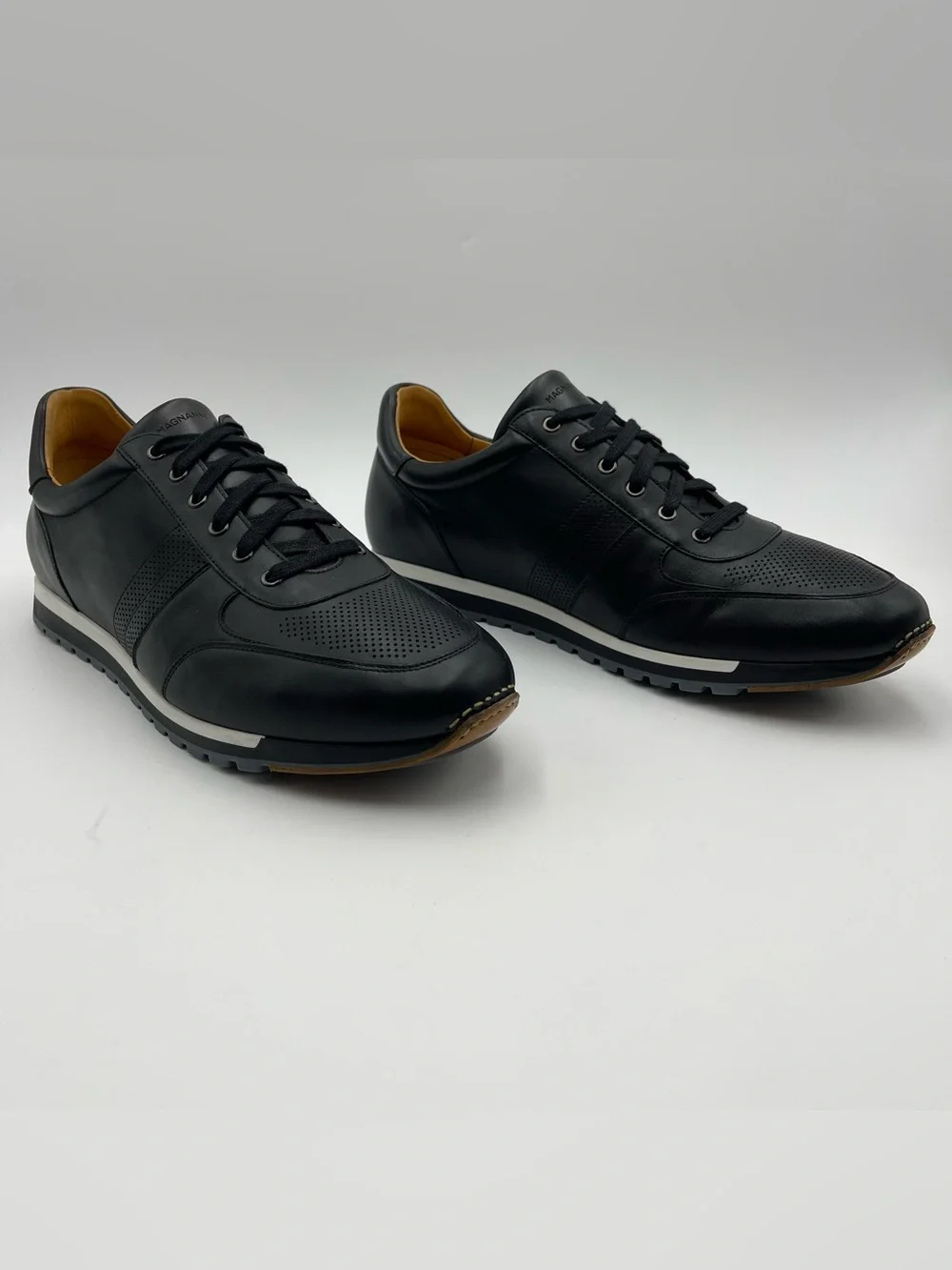 Magnanni refined leather