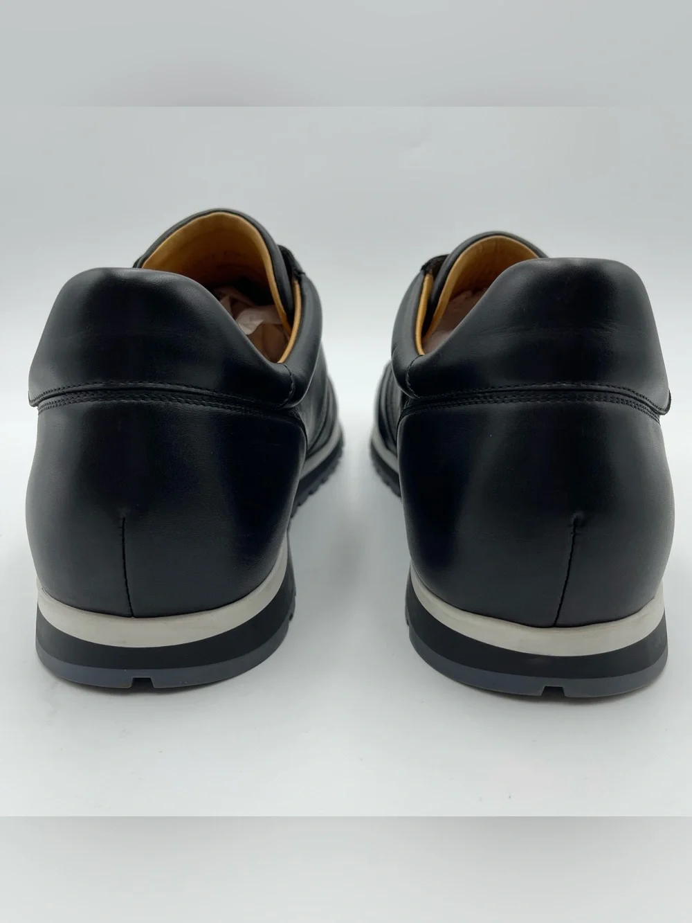 Magnanni refined leather