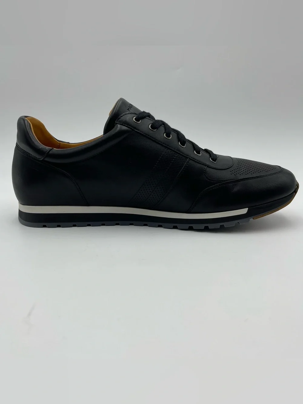 Magnanni refined leather
