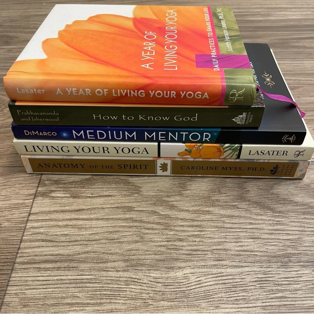 Spiritual Book Bundle Lot of 5 Yoga, Medium Mentor, Anatomy of Spirit Paperbacks