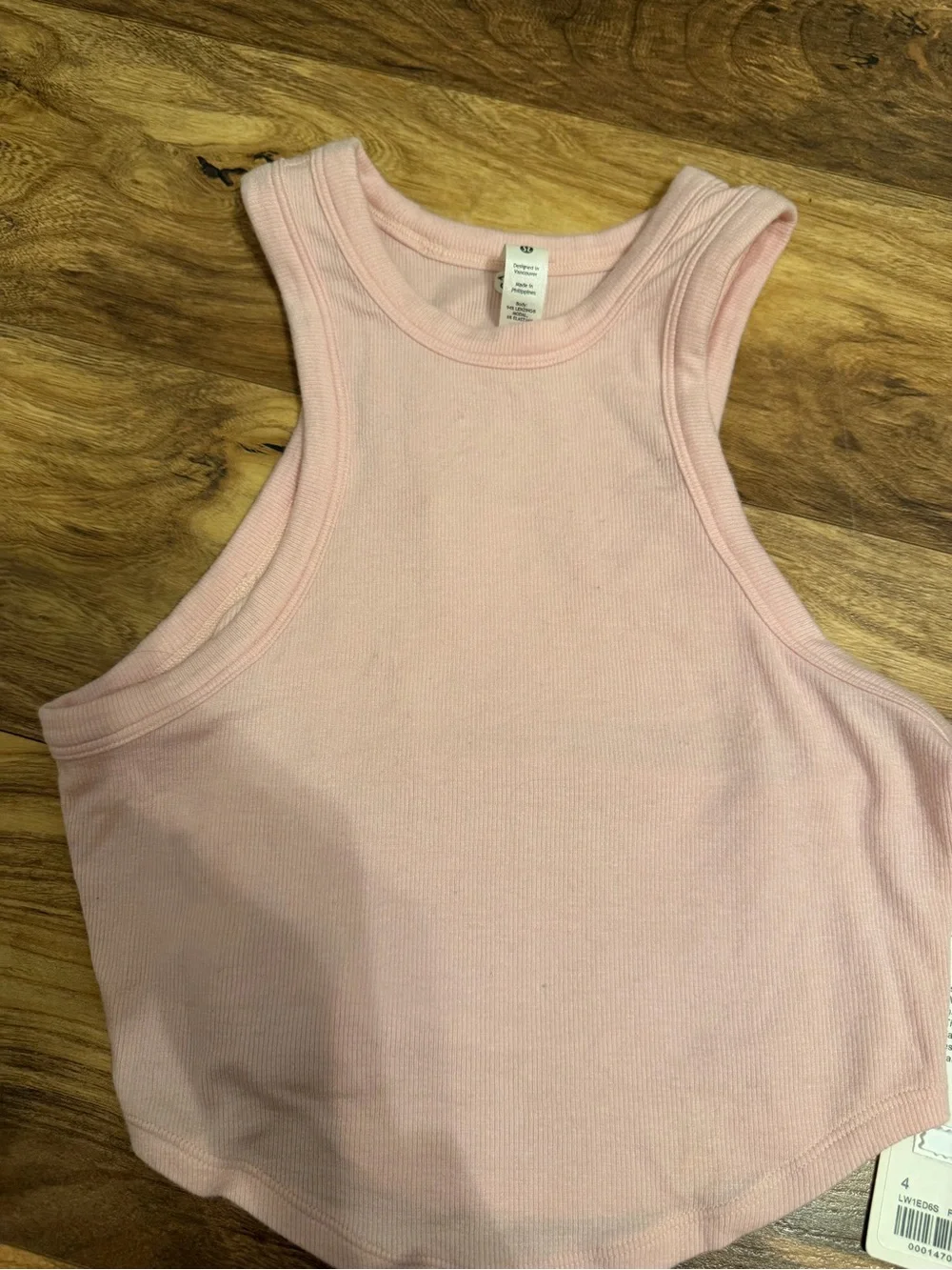 LULULEMON TANK TOP NEVER WORN SIZE 4