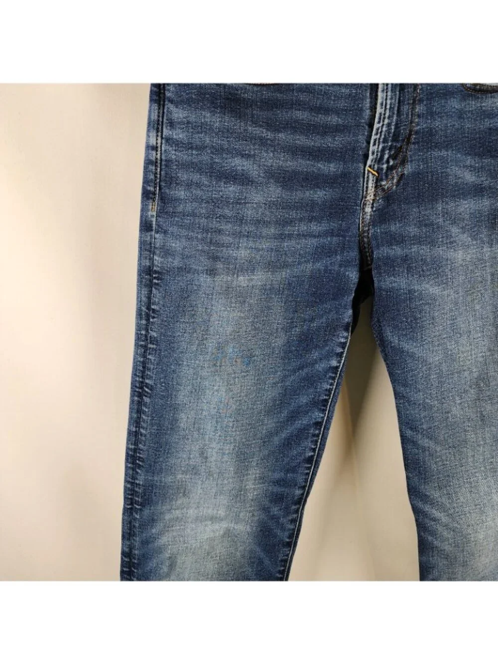 American Eagle Outfitters show waist