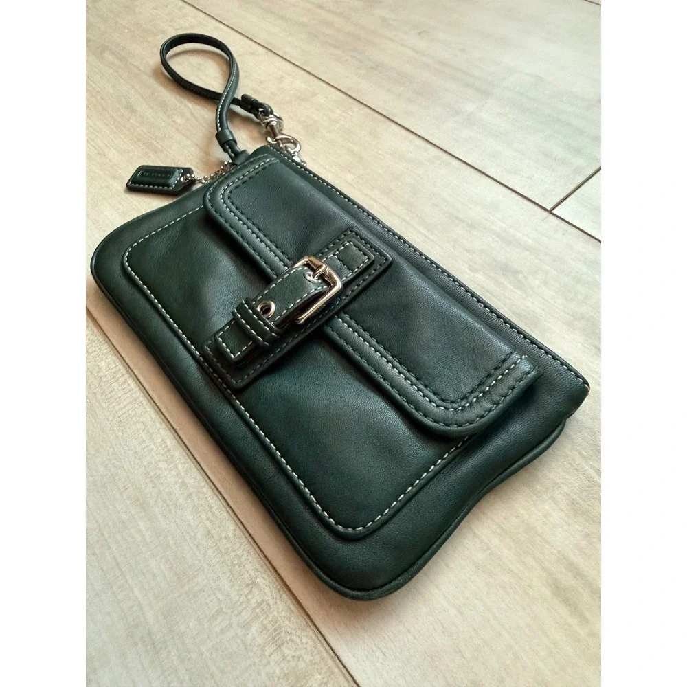 Coach Soho RARE Green Leather Vintage Y2K Soho Wristlet Clutch Bag Hangtag 00s