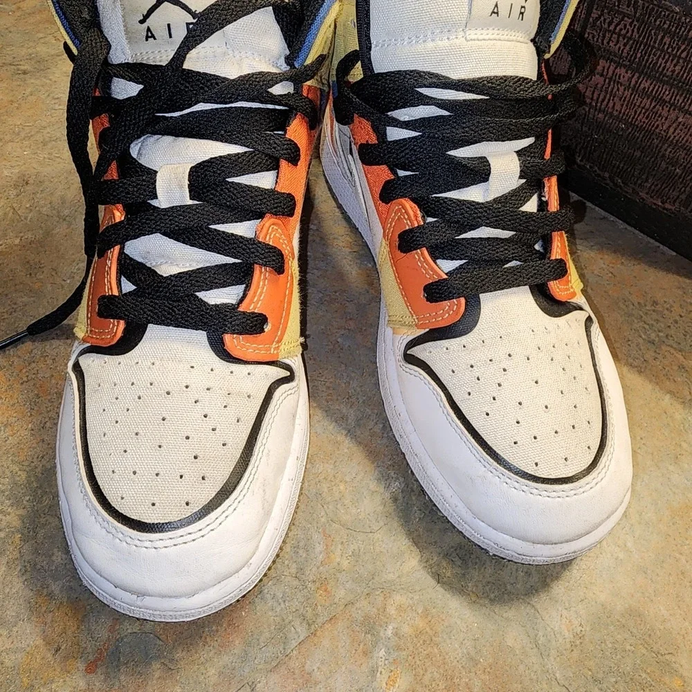 Nike solid closure