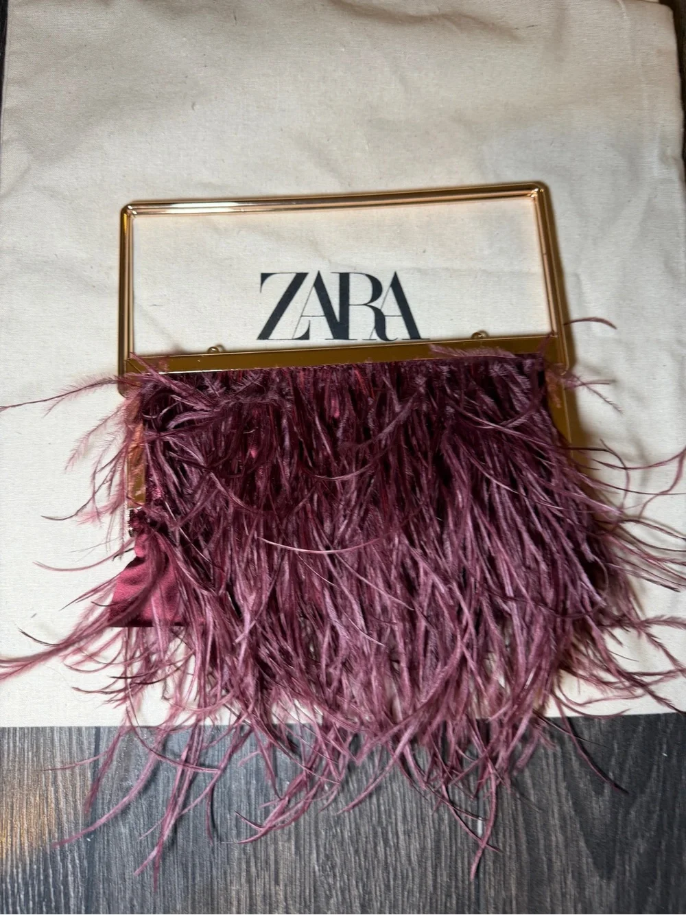 Zara comes dust