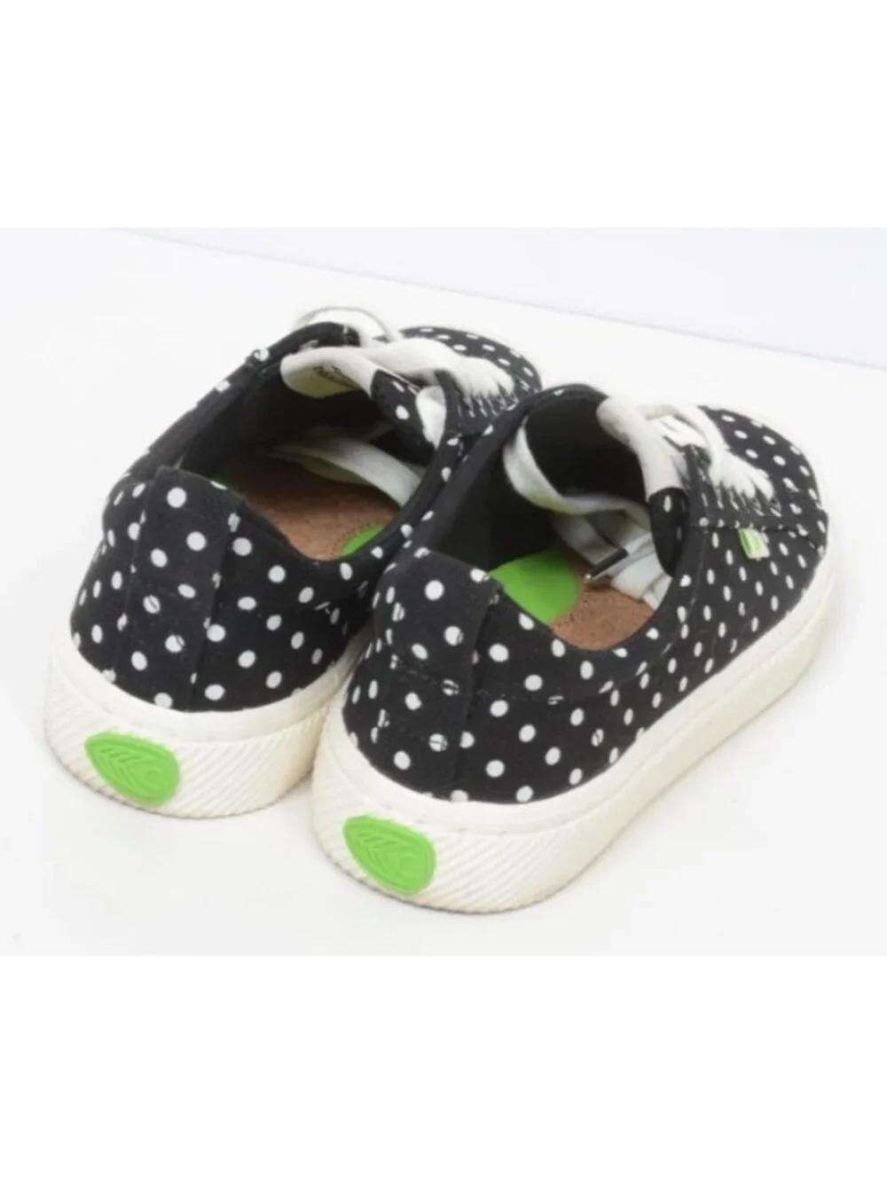 Cariuma OCA Low Canvas Sneakers 100% Vegan Lightweight Sustainable Women's 7