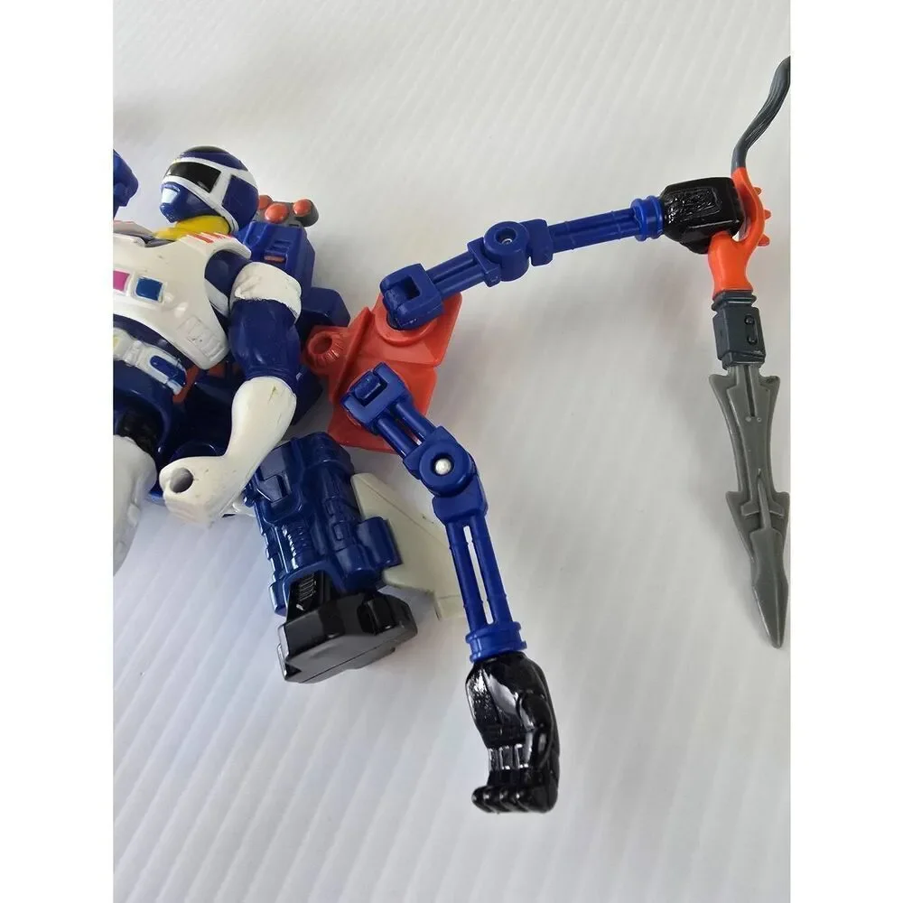 Power Rangers in Space Blue Battlized Ranger