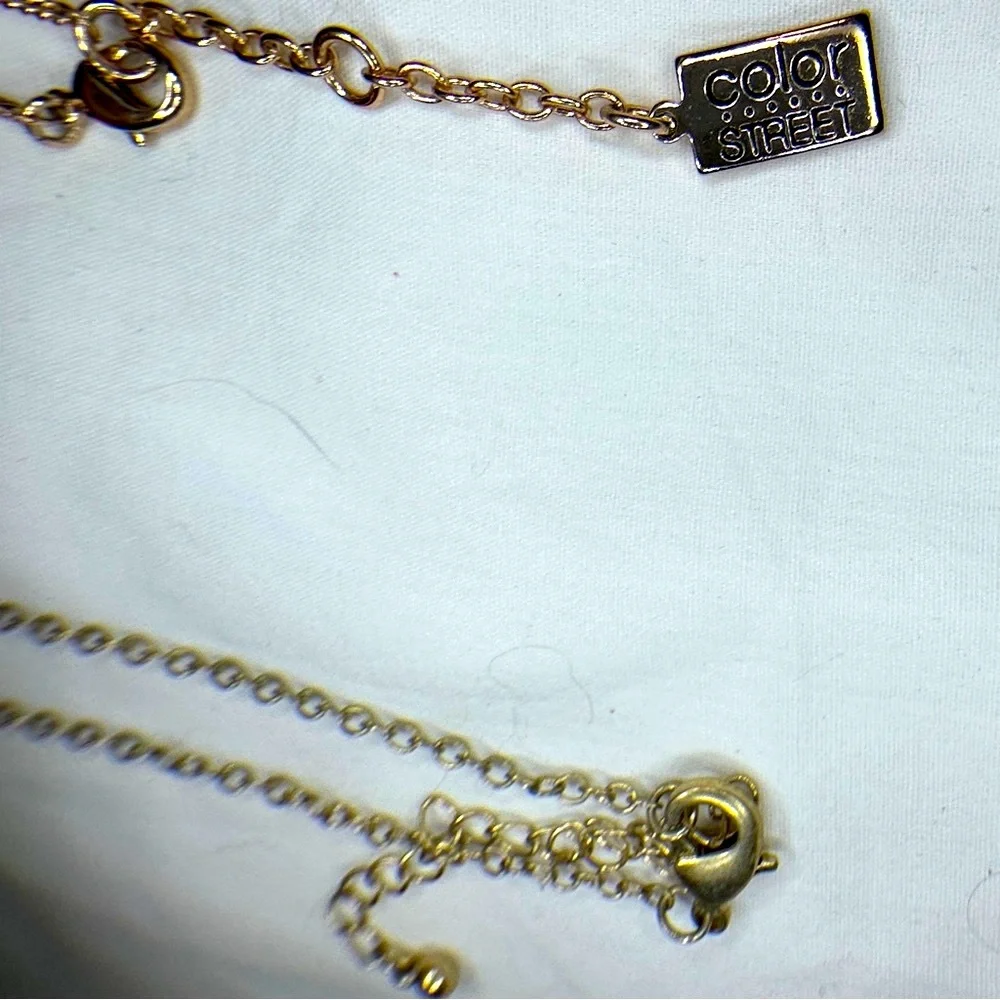 Color Street two necklaces