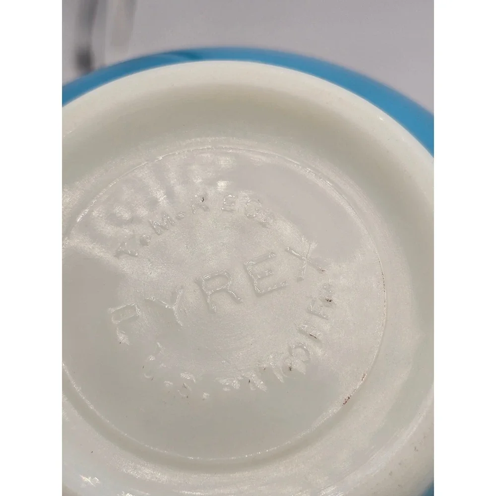 Pyrex classic vintage