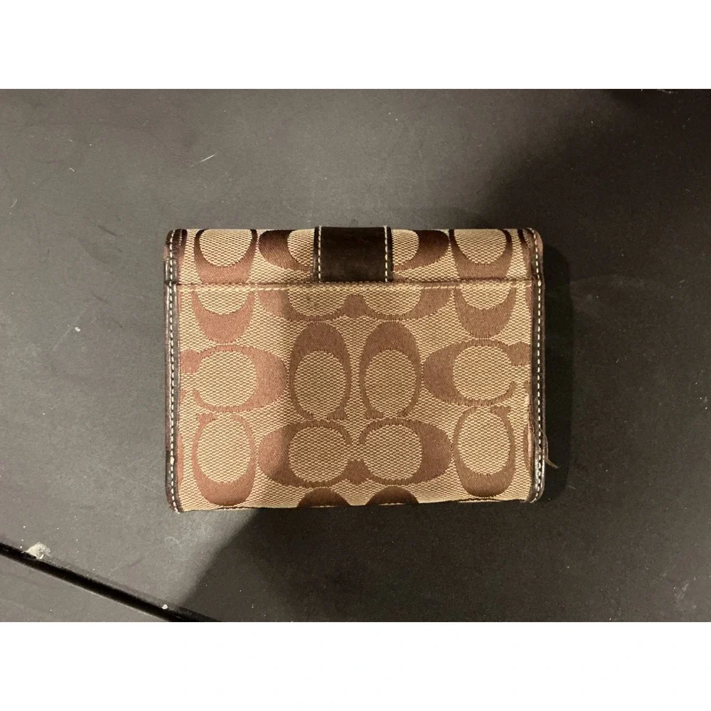 Coach classic trifold