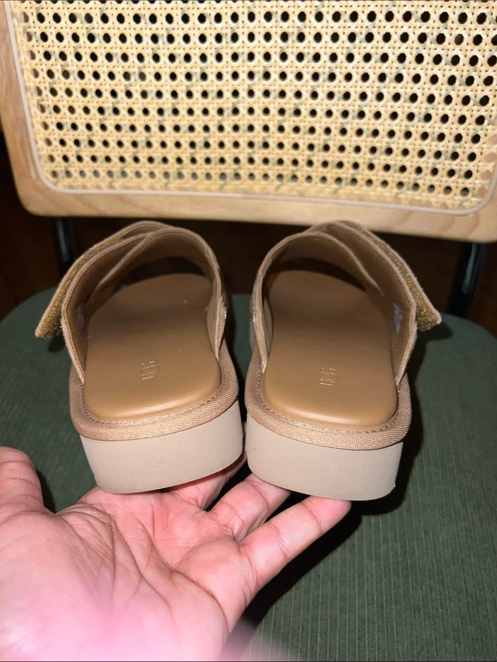 UGG foot comes