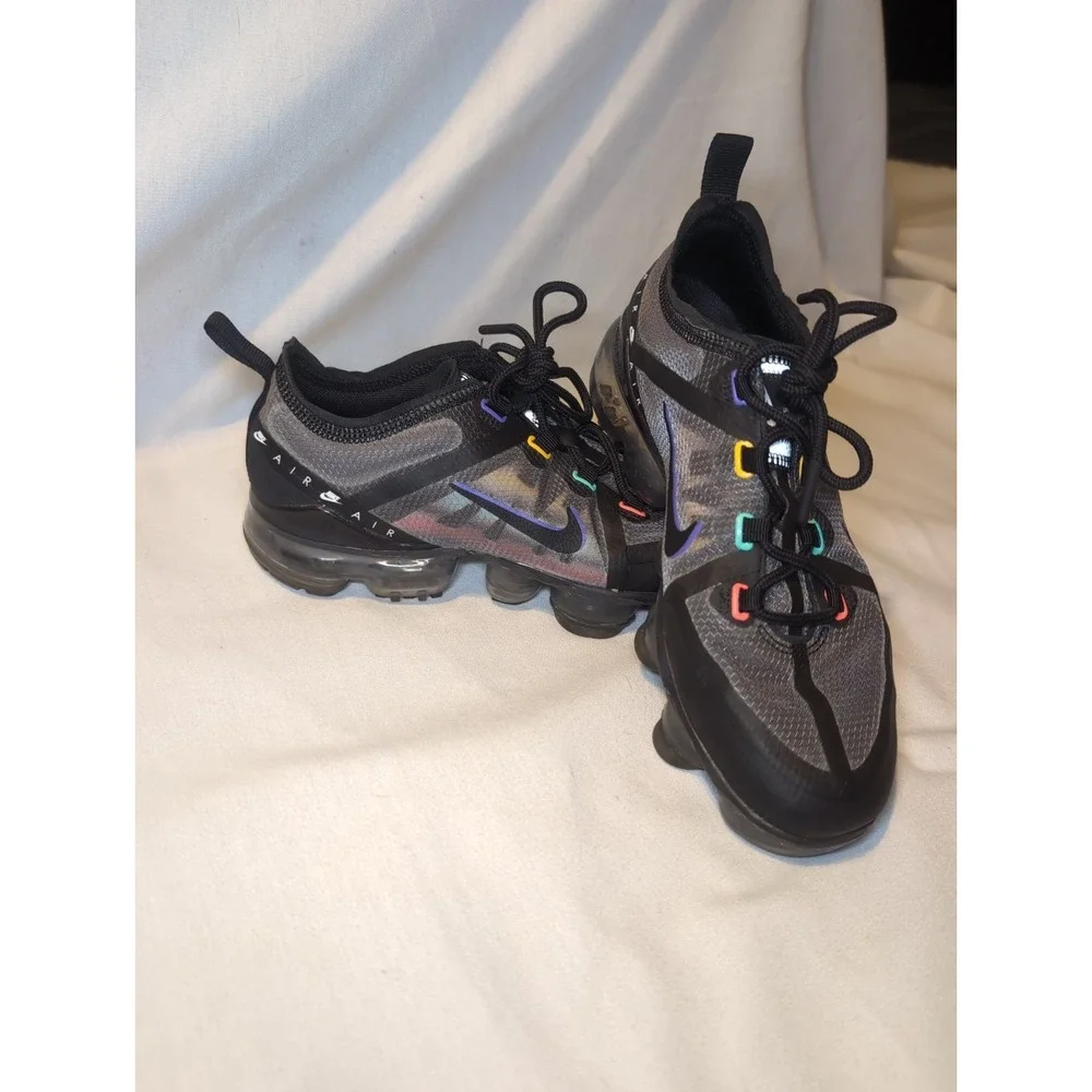 Nike Air VaporMax Synthetic Low Top Sneakers  Shoes/Black/Multicolor Size 5Y