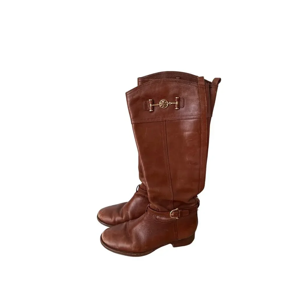 Tory Burch ships fast