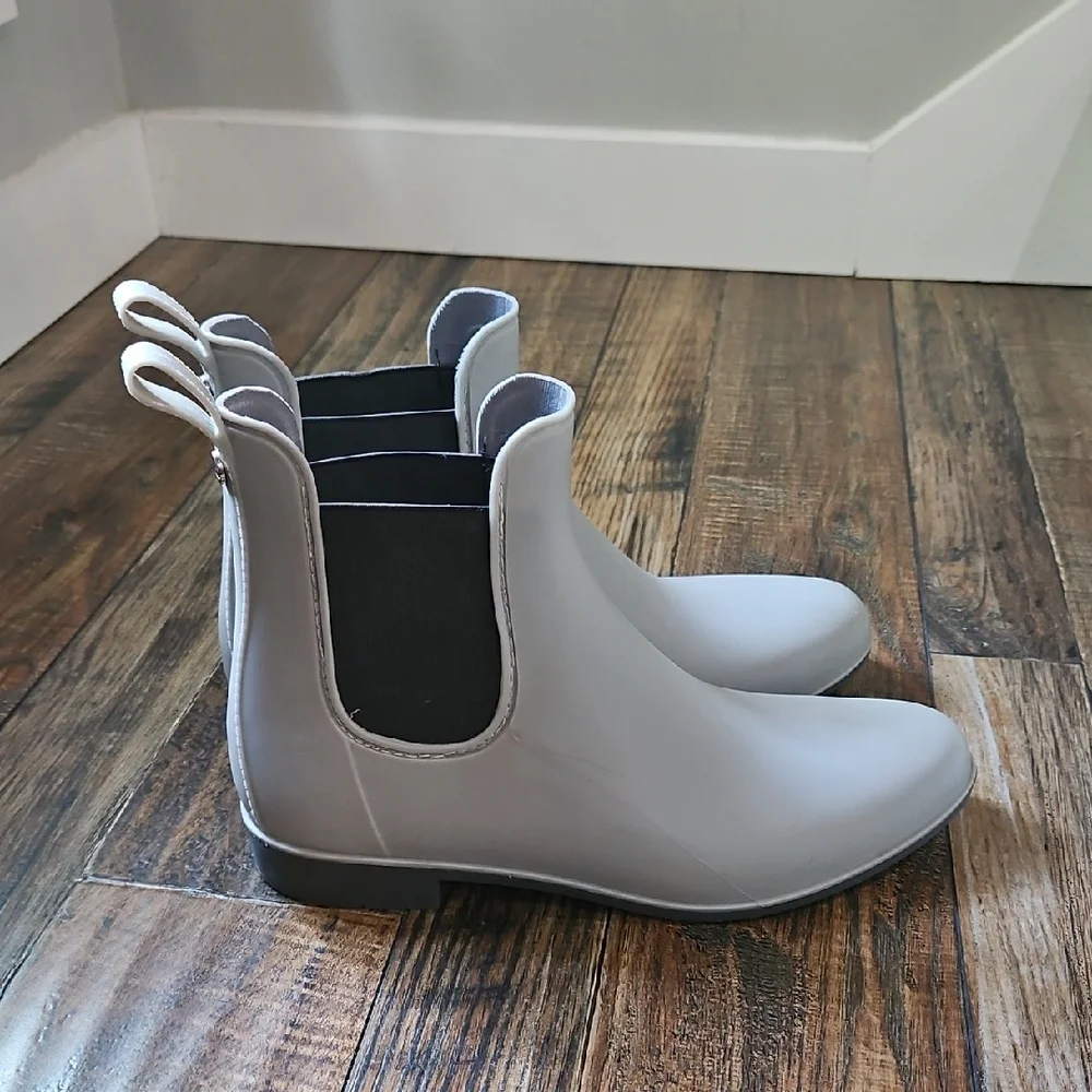 Sam Edleman Women's Gray‎ Waterproof Rain Boots / Ankle Boots. Size 10