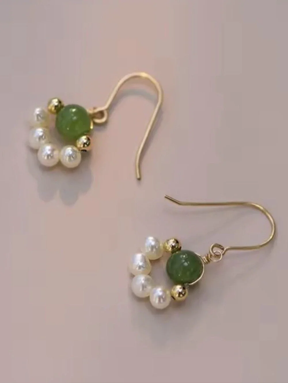 🎉🎉NEW🎉🎉 GOEGEOUS!! 14kt Gold FilledJADE AND FRESHWATER Pearl Dangle Earrings