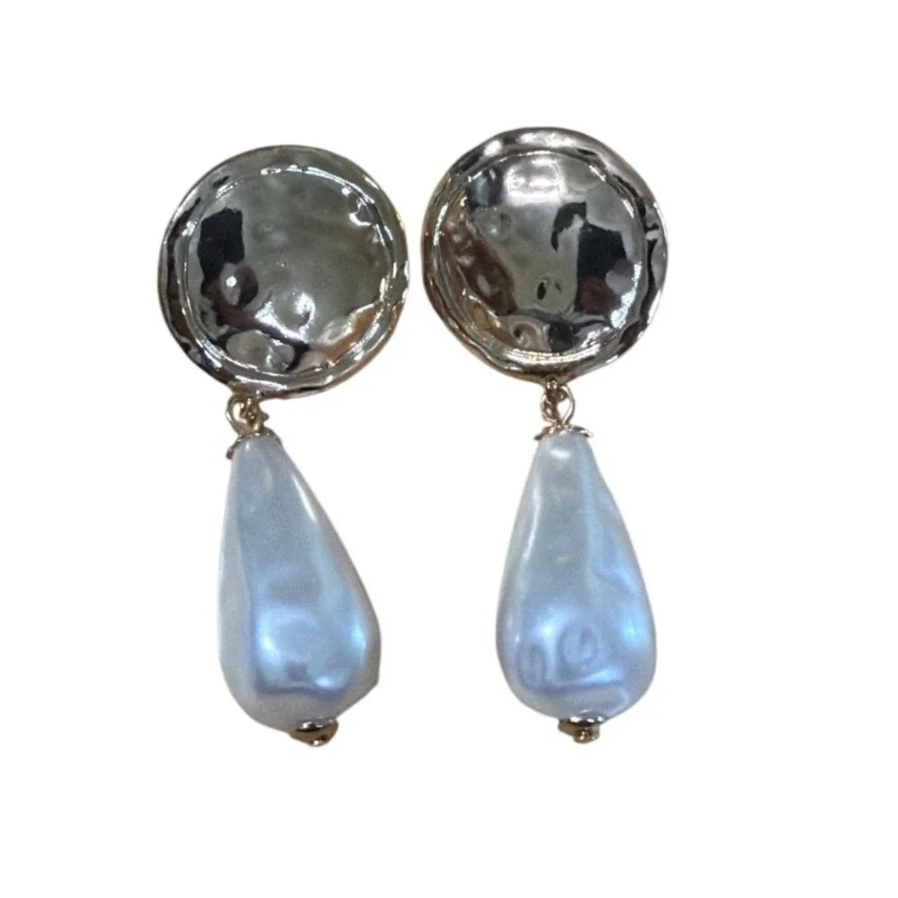 Hammered Gold Tone‎ Faux Baroque Pearl Teardrop Drop Dangle Post Earrings
