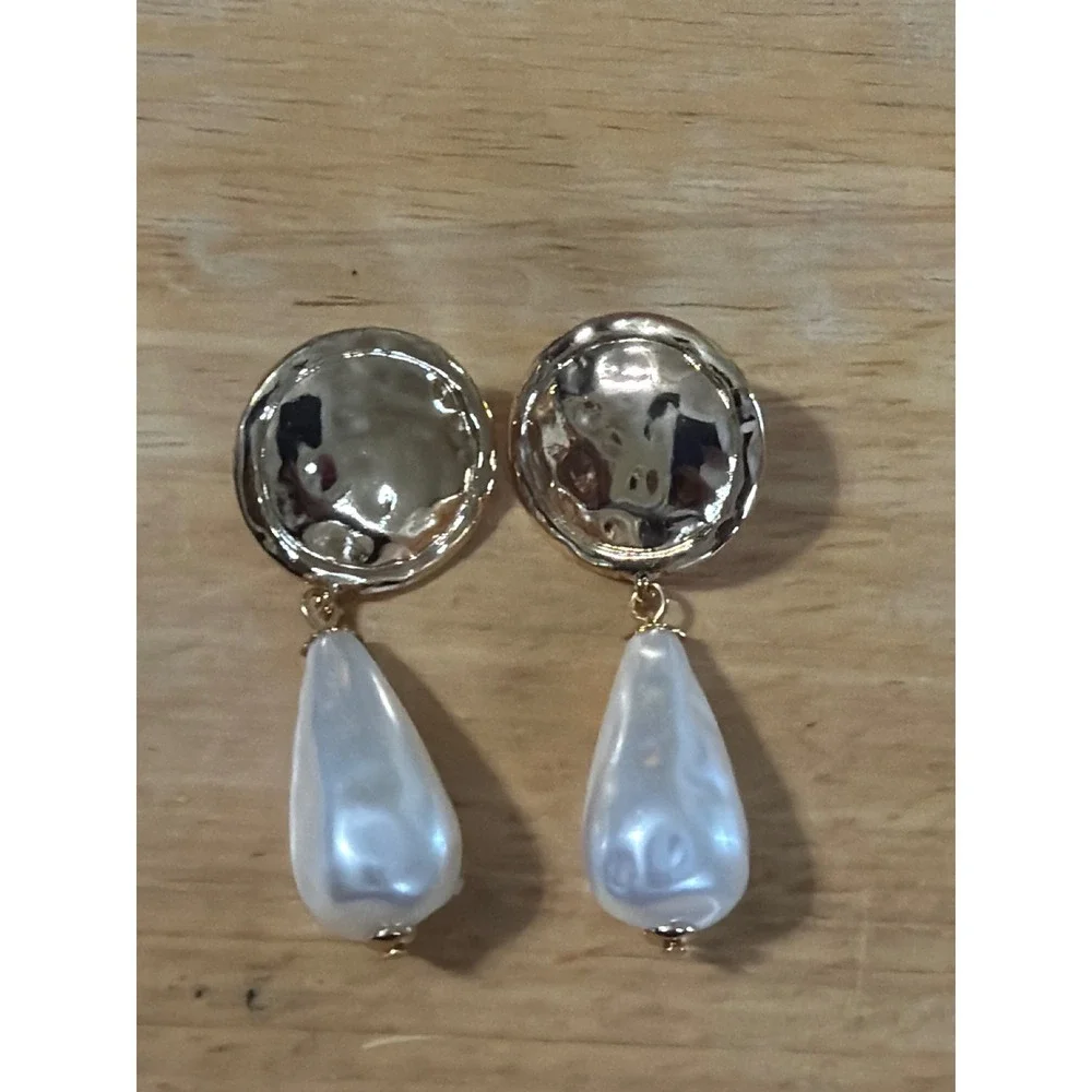 Unbranded hammered gold