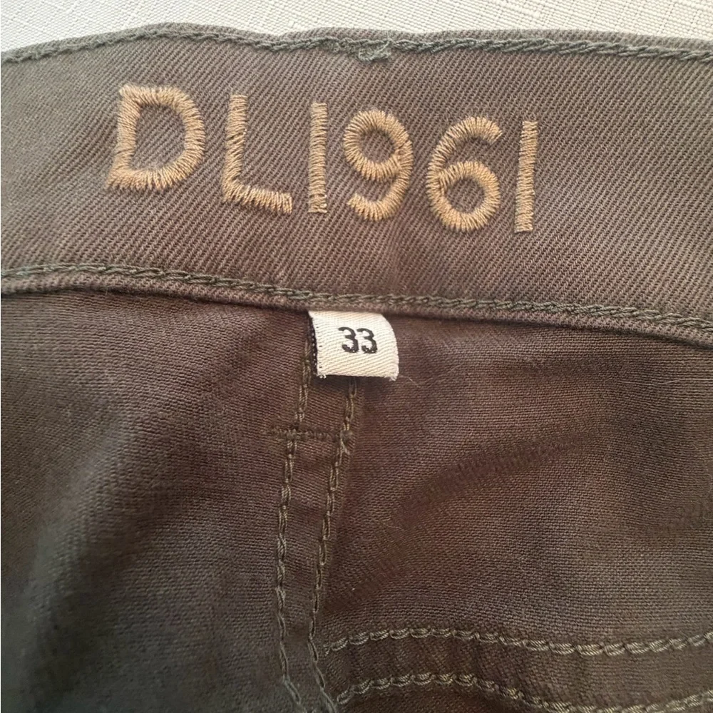 DL1961 dark green
