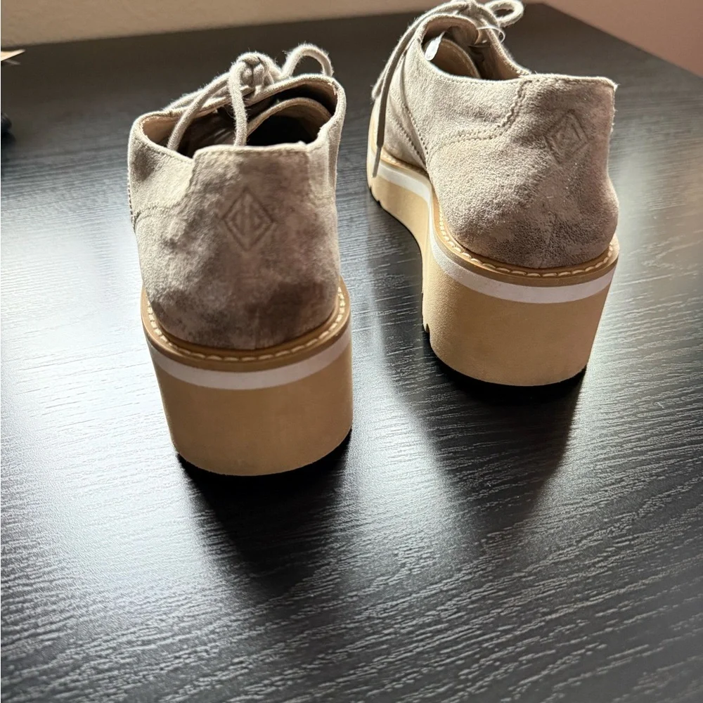 Donald Pliner Taupe Suede Platform Oxford Lug Sole Shoes 8.5
