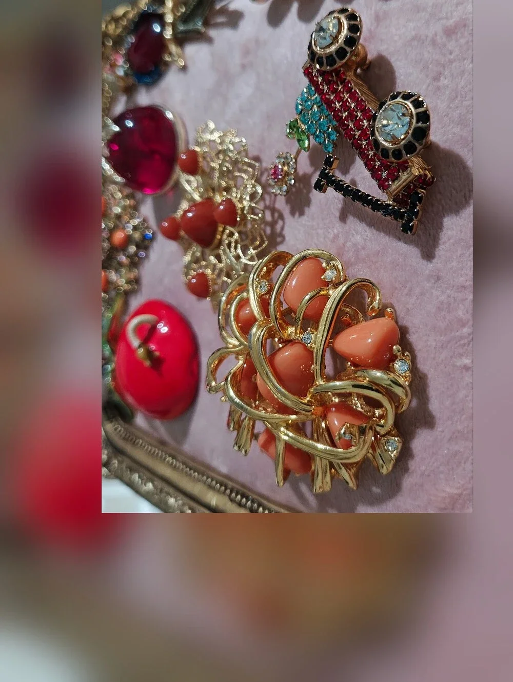 Joan Rivers awesome brooch