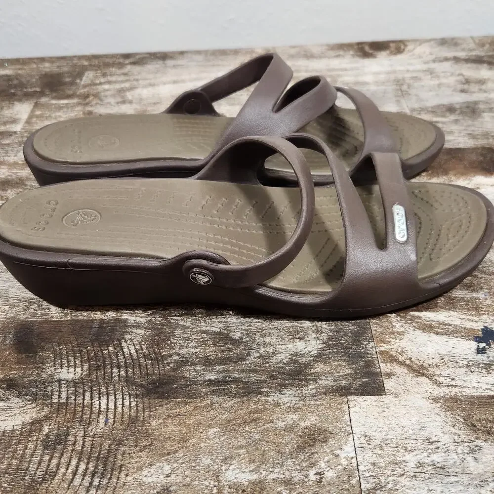 CROCS croslite walking