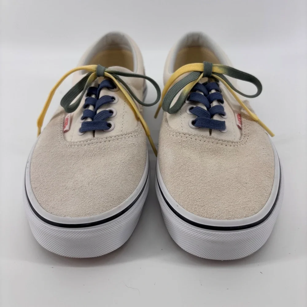 Vans model cream feature