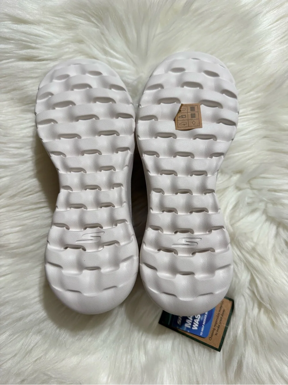 Skechers go walk