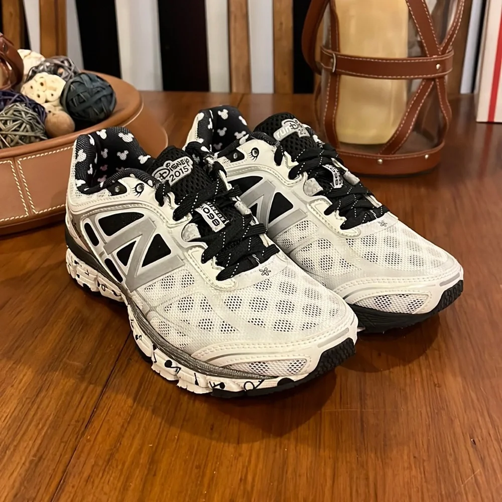 New Balance 860 W860DIS5 Minnie Mouse Run Disney Shoes Sneakers Women’s 5 D Wide