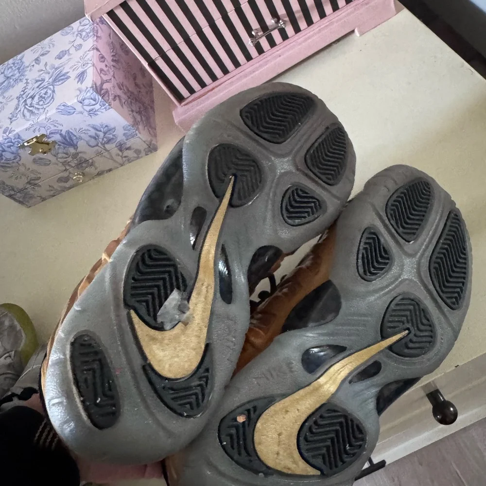 Nike youth foamposite