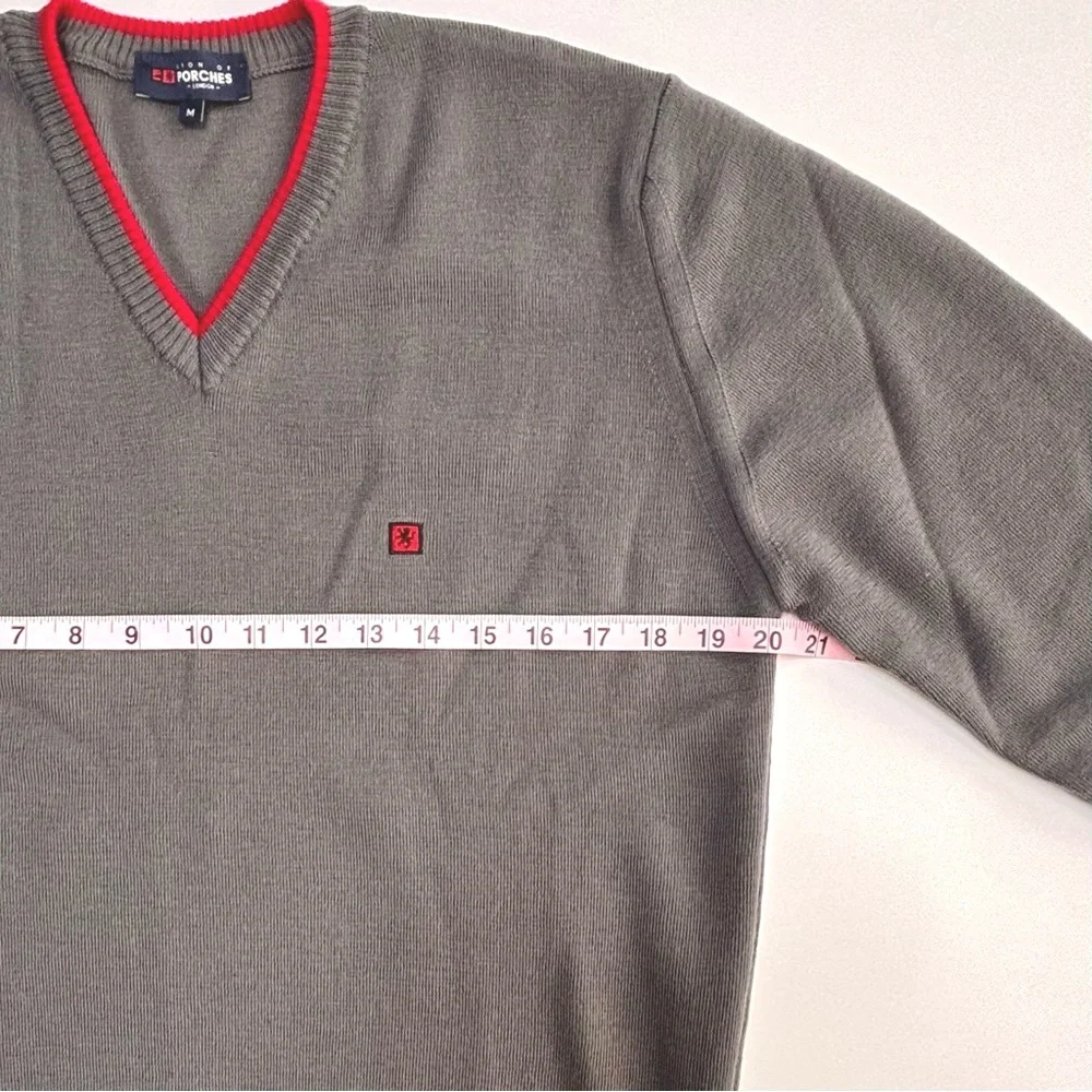 Lion of Porches‎ London Gray Wool V-Neck Sweater with Red Accents Medium