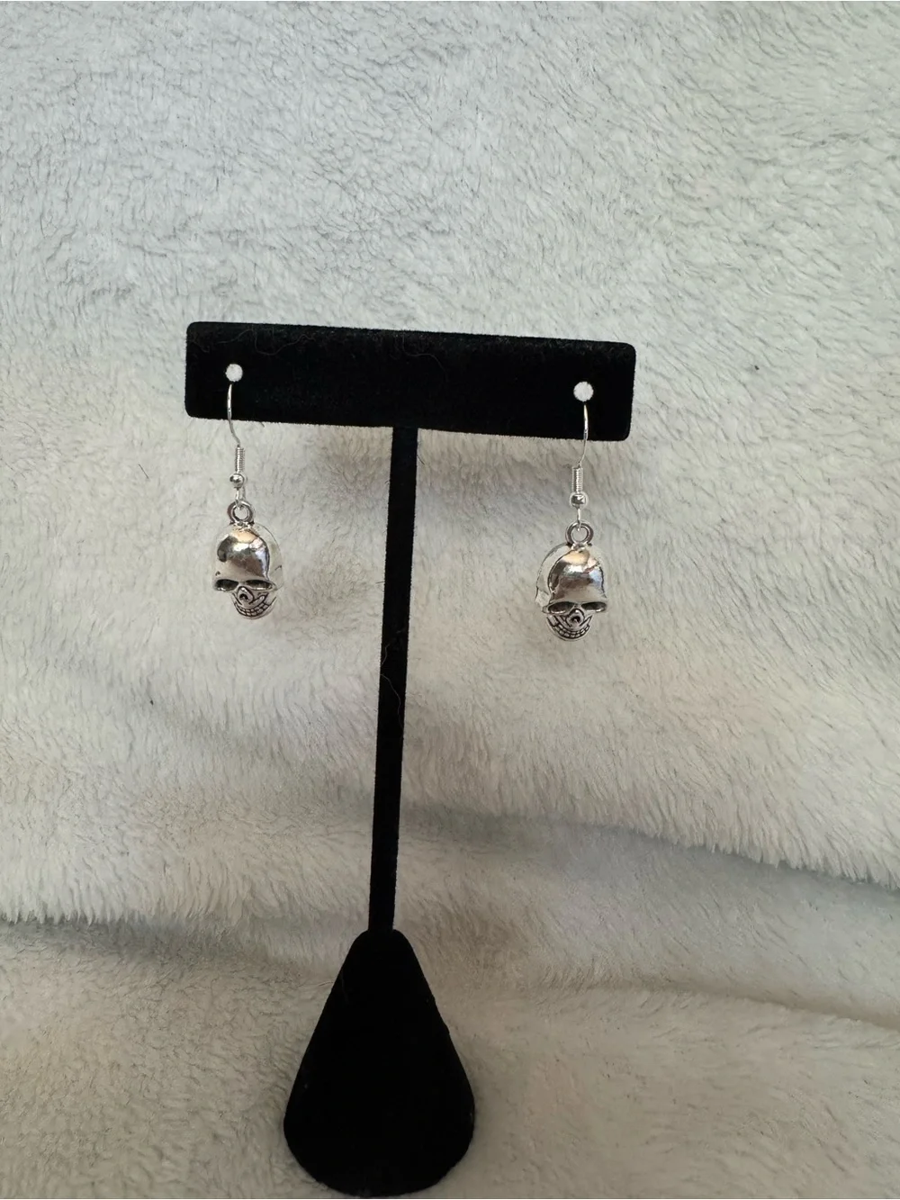 Silver Skull Dangle Earrings - Women's Fashion Jewelry