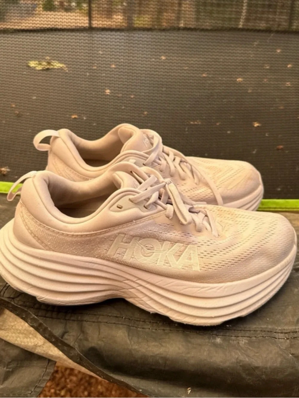 Hoka tan white