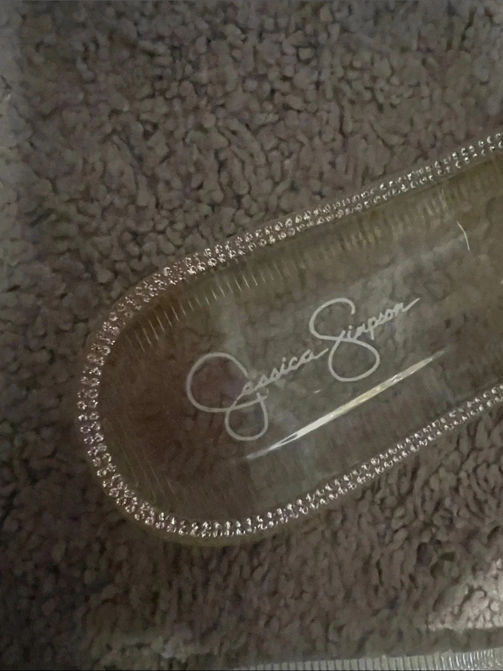 Jessica Simpson elegant slide