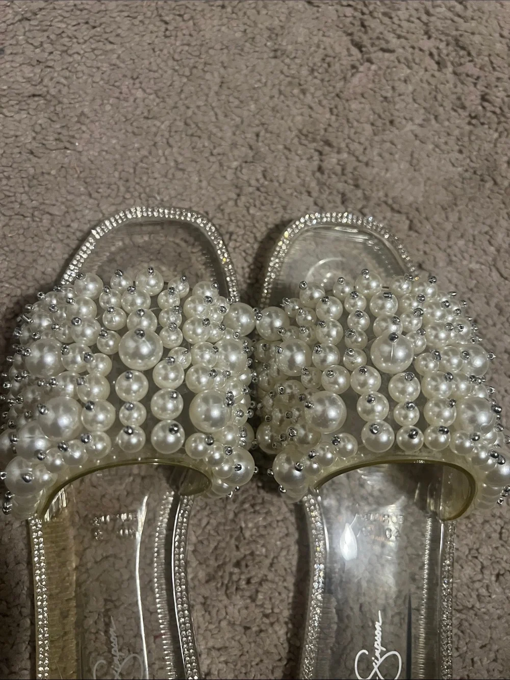 Jessica Simpson elegant slide