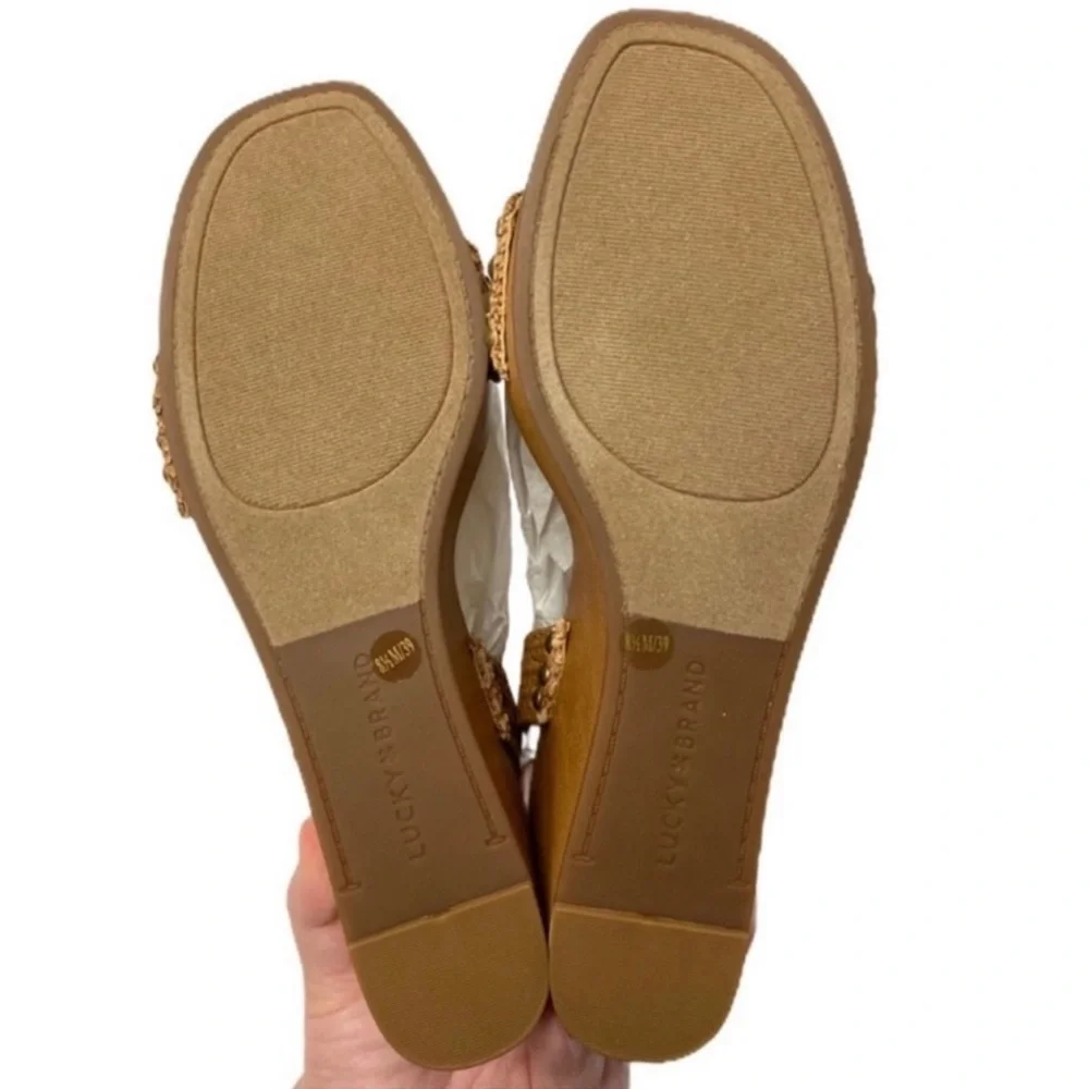 Lucky Brand natural sandals weave