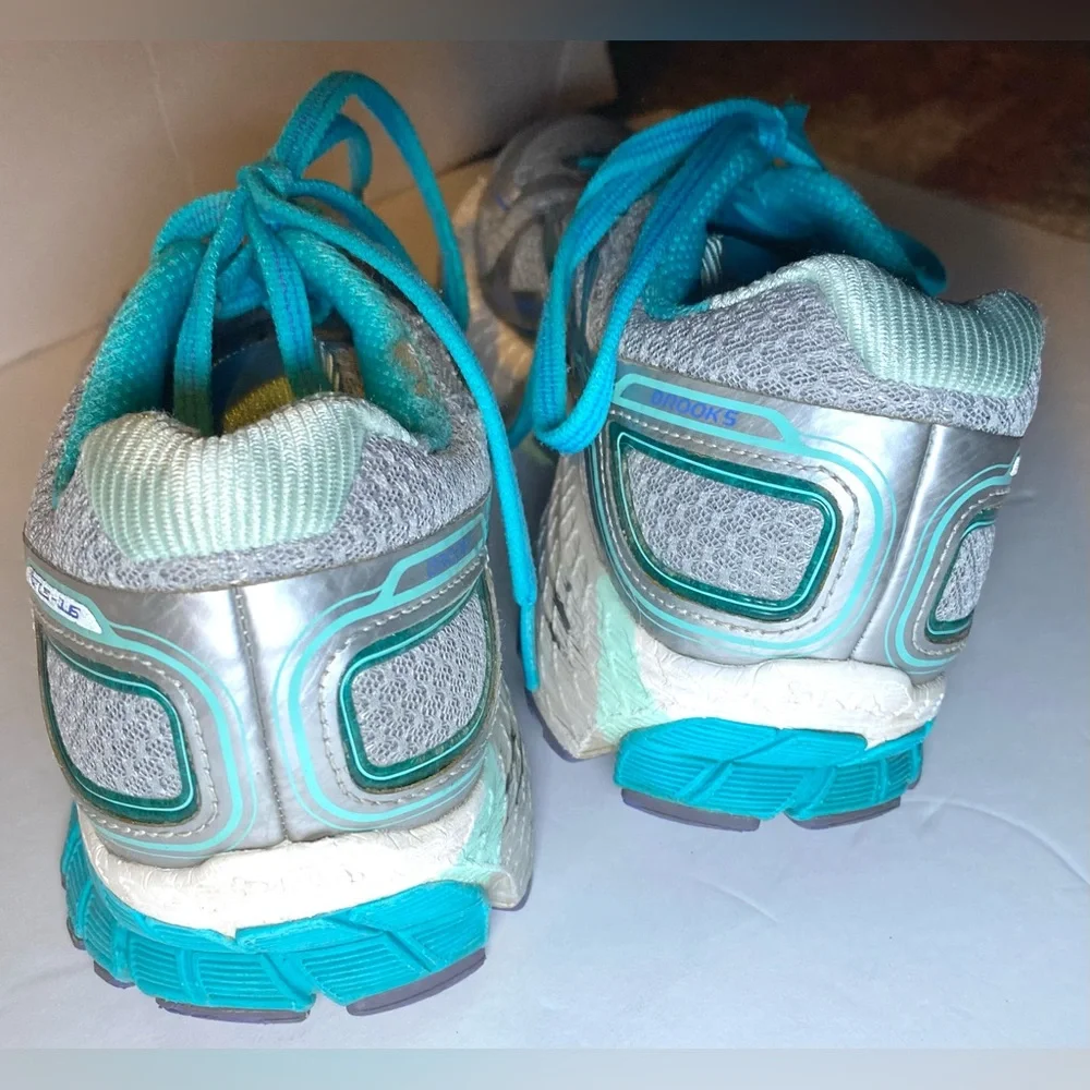 Brooks good small