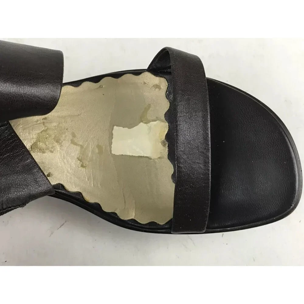 Liz Claiborne liz claiborne