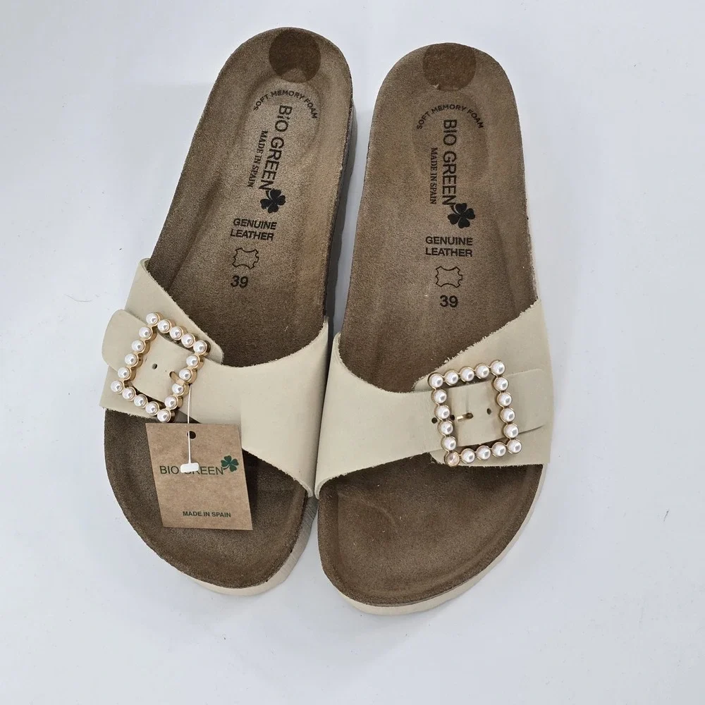 BIO GREEN Leather Upper Pearl Buckle Woman's Sandals Sz‎ 39 /8.5 Cream New