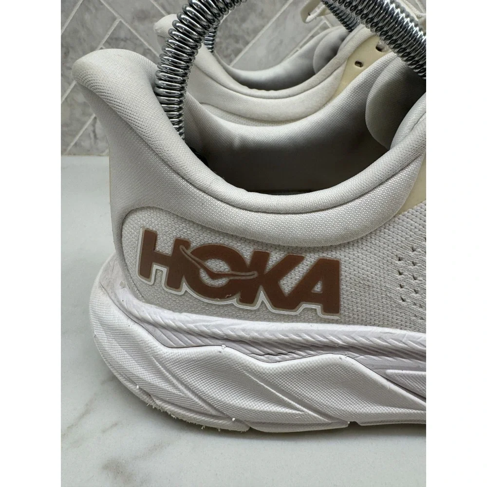 Hoka One One as shipping thank
