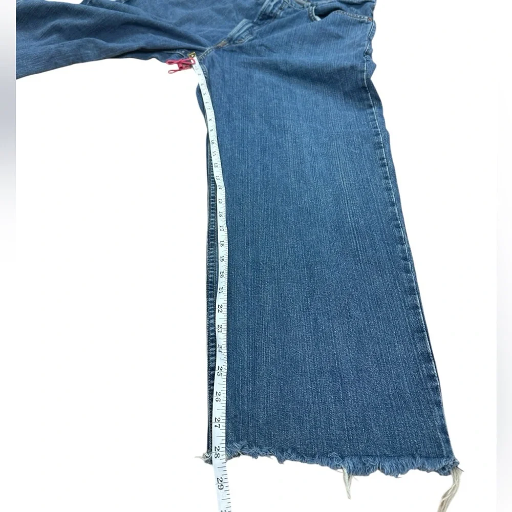 Men’s Levi’s Strauss 550 relaxed fit 38 X 32 altered‎ length to 38 x 28 vintage