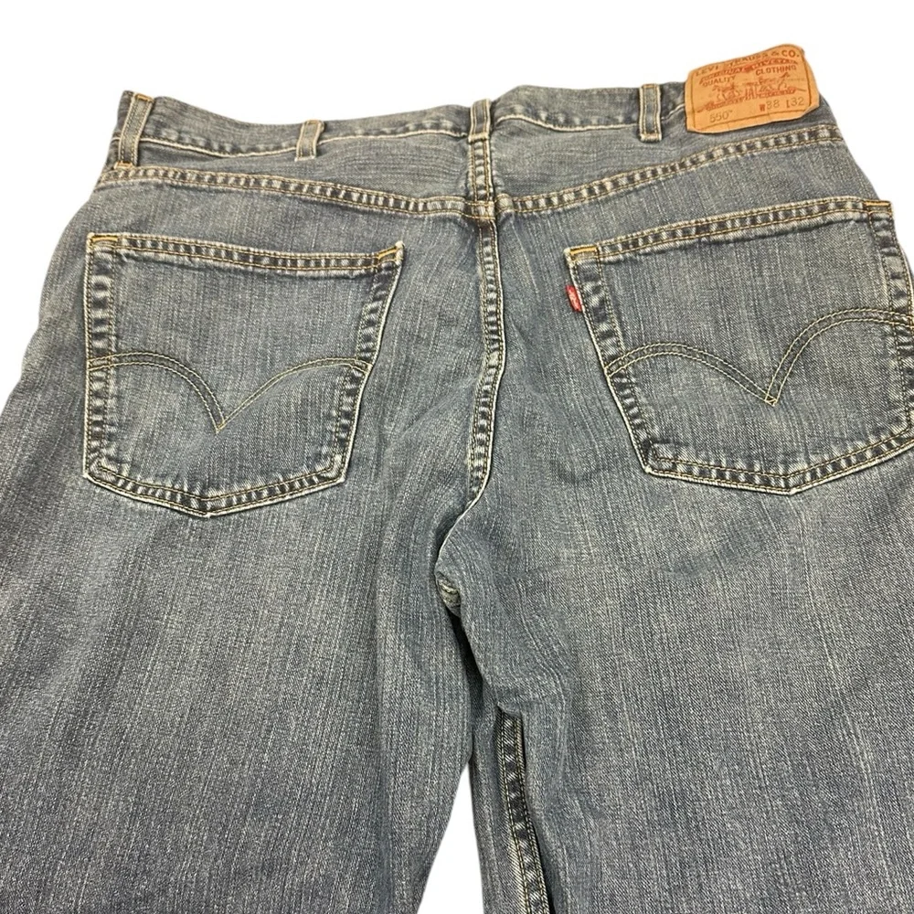 Men’s Levi’s Strauss 550 relaxed fit 38 X 32 altered‎ length to 38 x 28 vintage