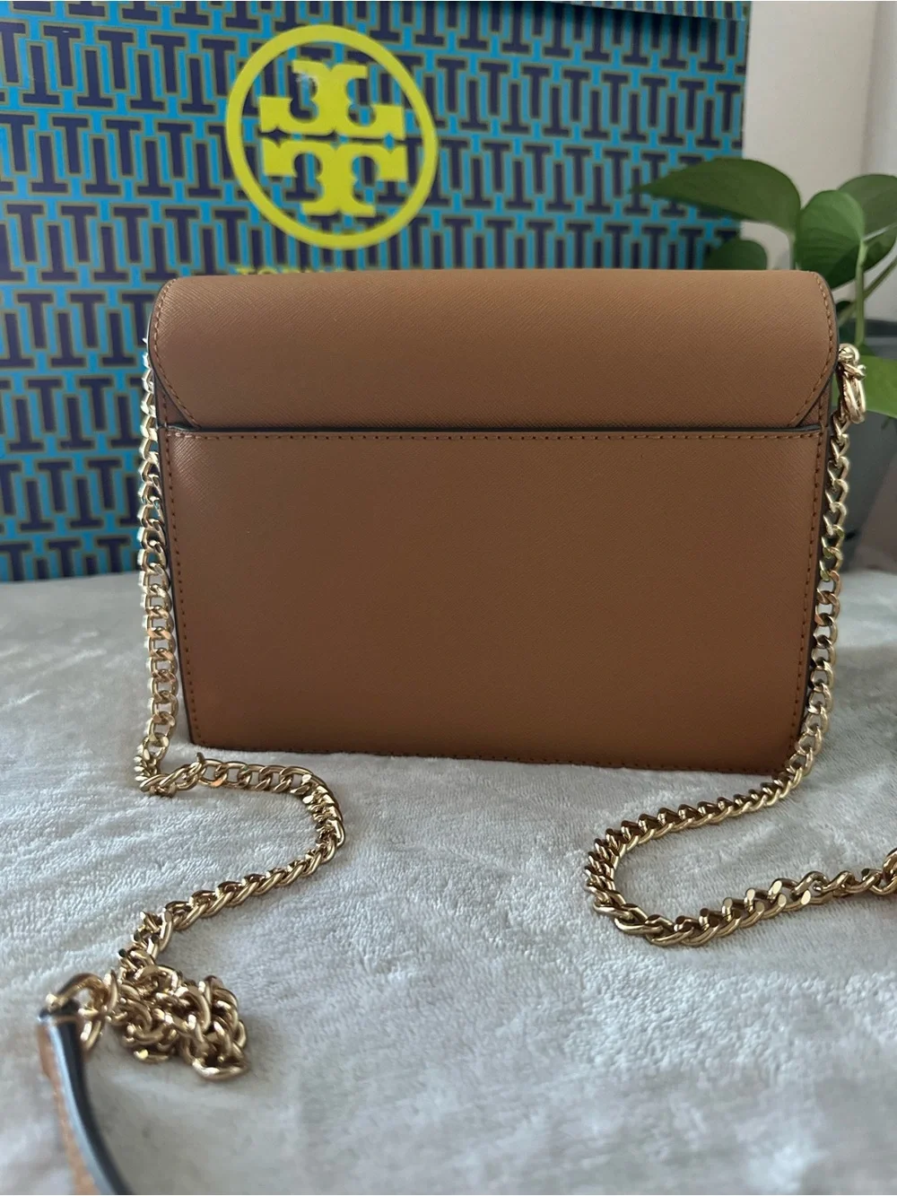 Tory Burch everyday silhouette emblem
