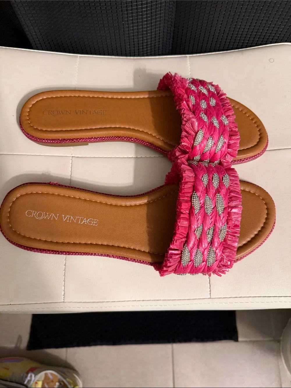 Crown Vintage Hot Pink Braided Raffia Slide Sandals with Silver Accents Sz 11