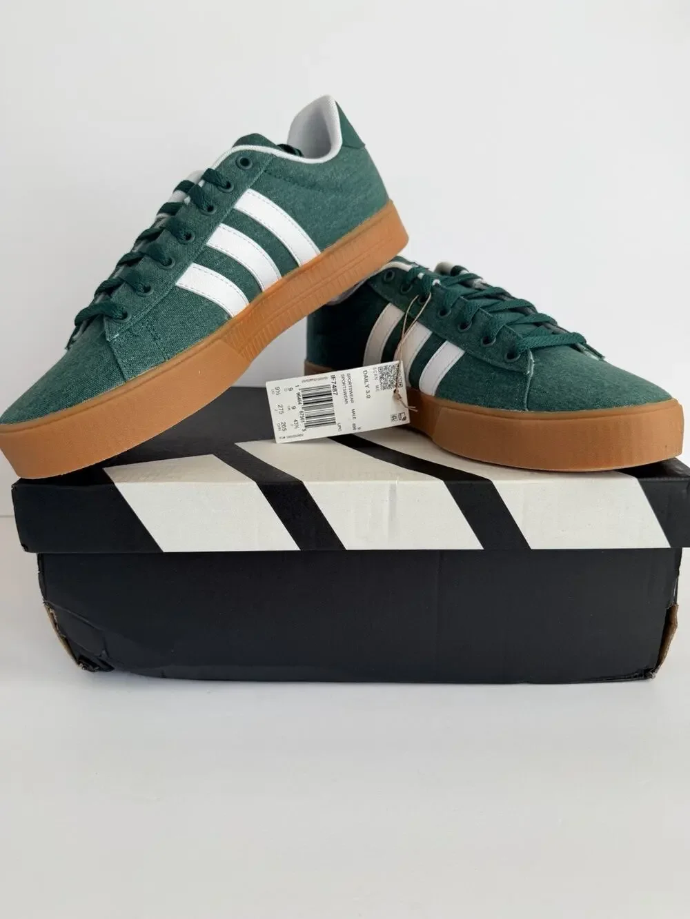 adidas Daily 3.0 Men’s Low Top Sneakers US 9.5M Collegiate Green/White Gum