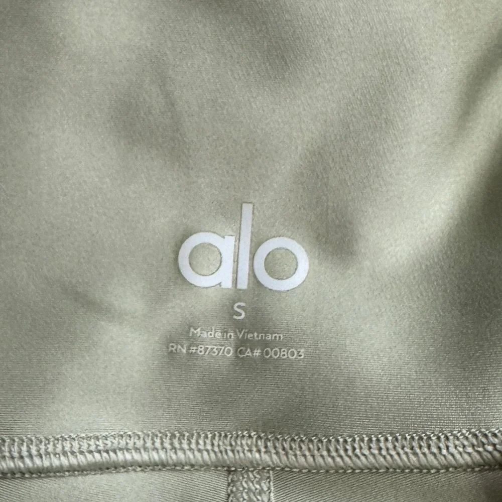 Alo Yoga Women's High Waist Leggings Sage Green Size Small‎ Athleisure Workout