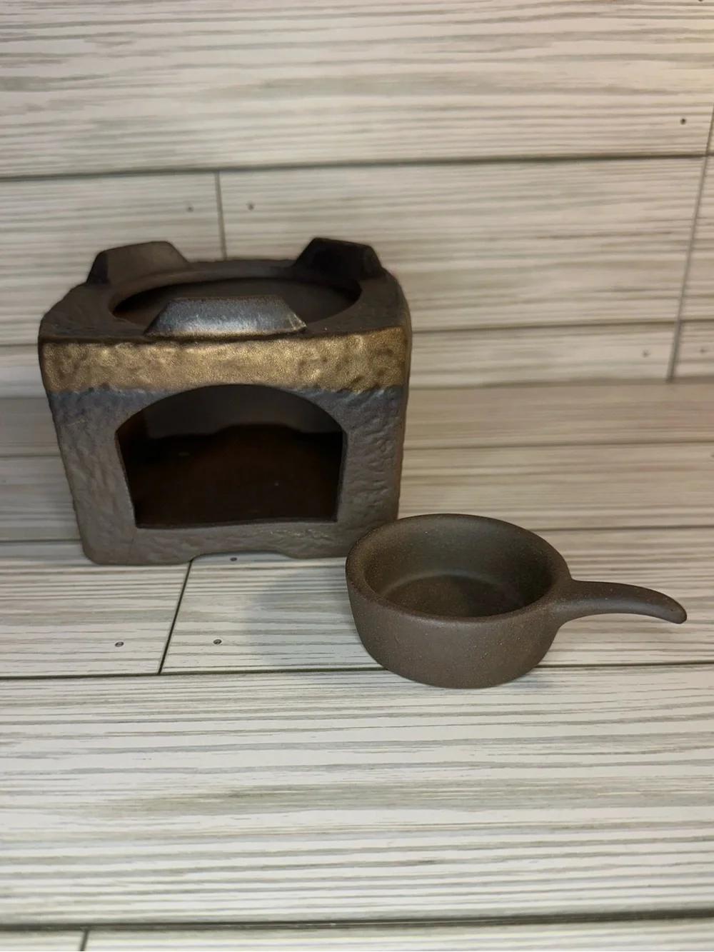 Ceramic Warmer Base and Candle Holder For Tea Pot Wax Melts Essential Oil