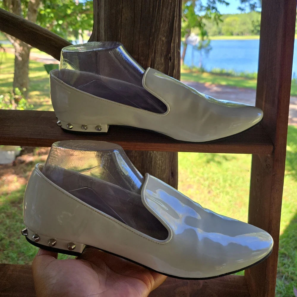 Marc Fisher stud patent cream