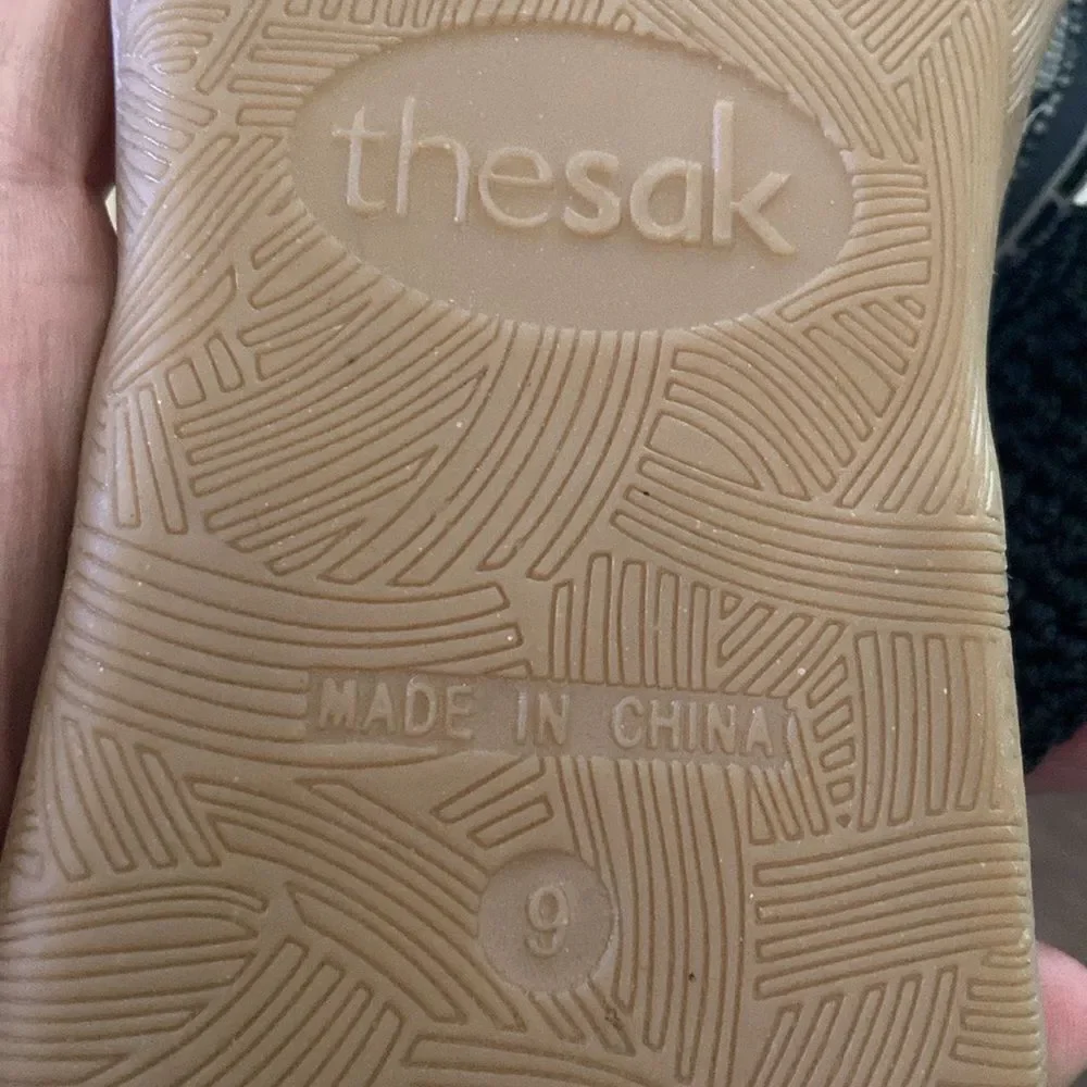 Thesak Woman Shoes Size 9