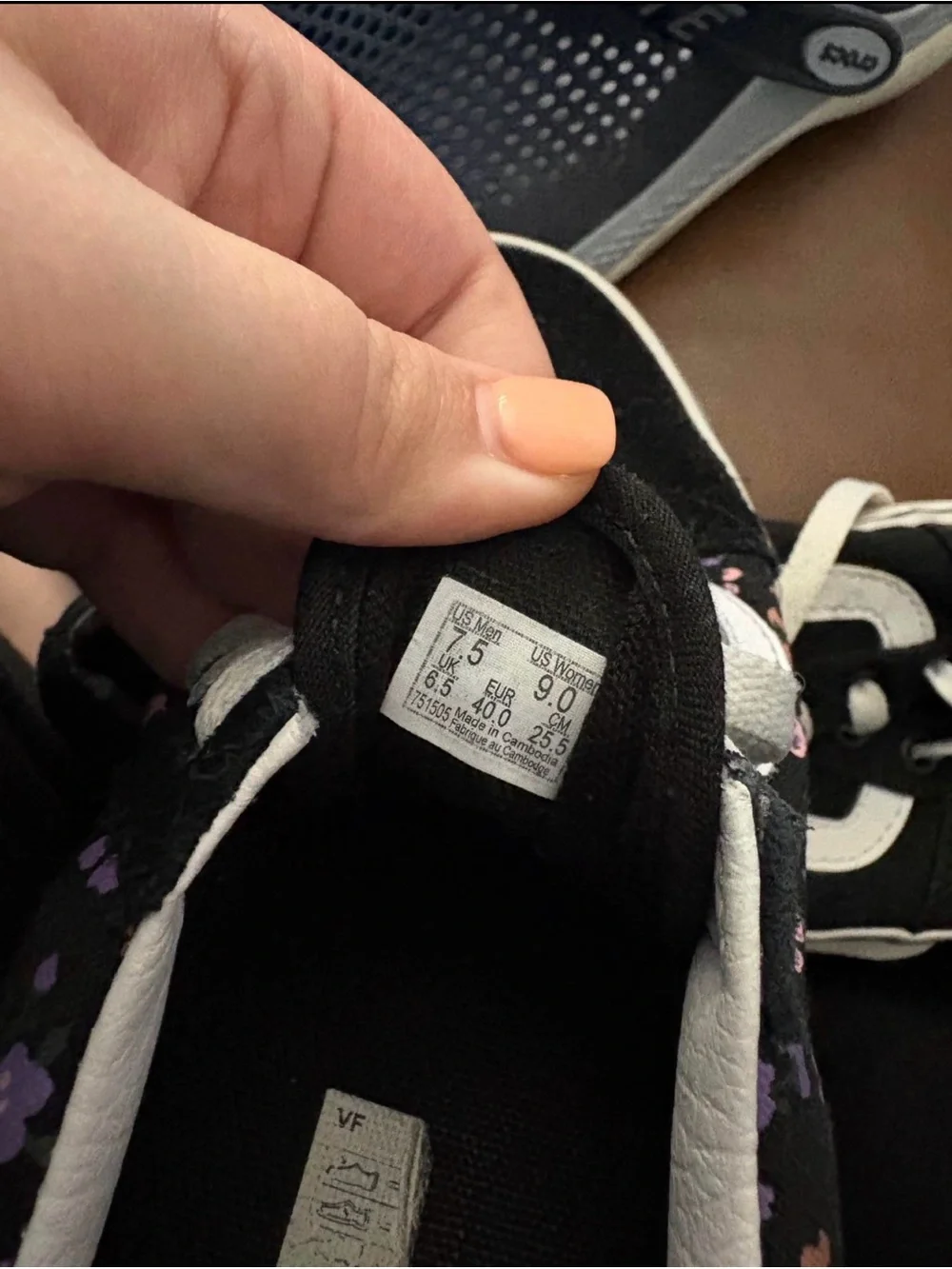 Vans low top